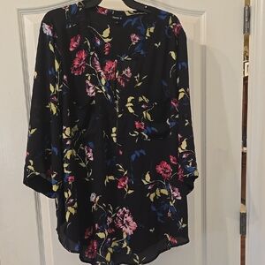 Torrid Black With Floral Print 3/4 Sleeve Top